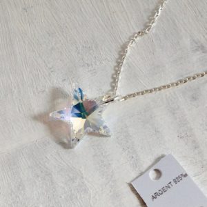 Pendentif Etoile Aurore Boreale en cristal Swarovski monté sur une chaîne en argent