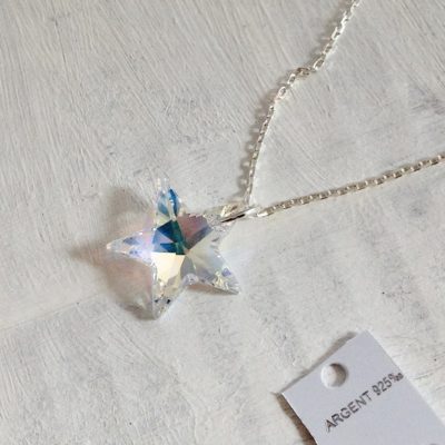 Pendentif Etoile Aurore Boreale en cristal Swarovski monté sur une chaîne en argent
