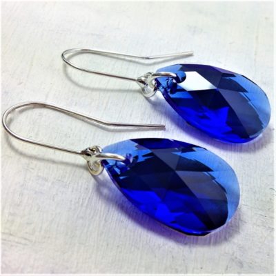 Boucles d'oreilles Amande en perles de cristal Swarovski 22 mm bleu Majestic Blue montures en argent 925