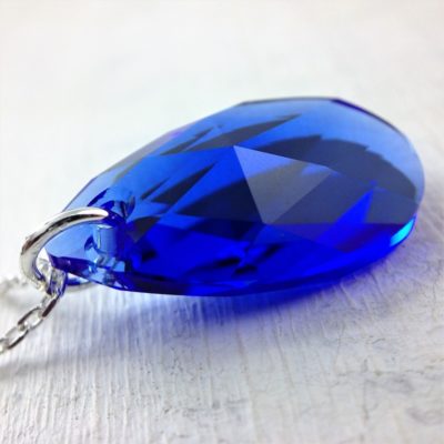 Pendentif Amande en cristal Swarovski sur chaînette en argent 925 bleu Majestic Blue