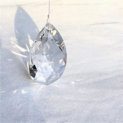 Bijou de fenêtre Goutte cristal Swarovski 50 mm prisme pampille